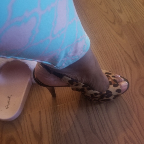 Heels/pumps - Picture 4 of 8